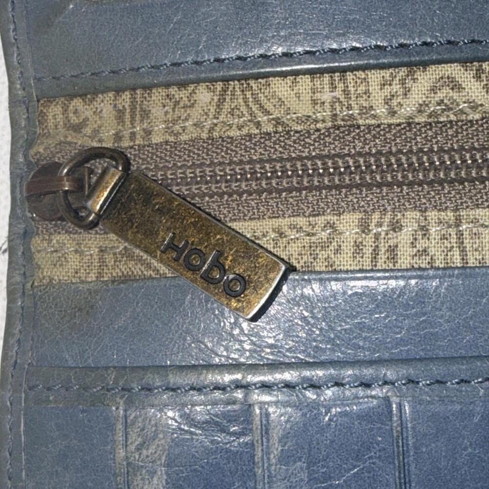Vintage Y2K Hobo Embossed Leather Teal Carry All Clutch Equestrian Rachel Wallet - Picture 9 of 15